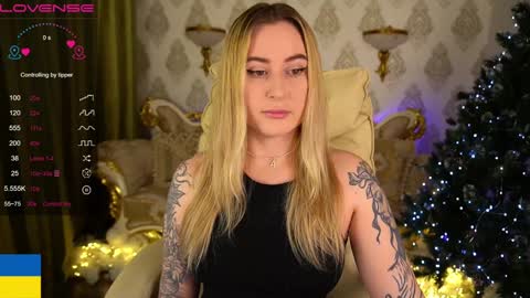 Snapshot of arolinanight chatting on 12/20/24, 09:28 AROLINA online show from 12/20/24, 09:28