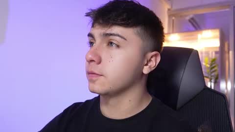 aron__cooper online show from 12/04/25, 03:43