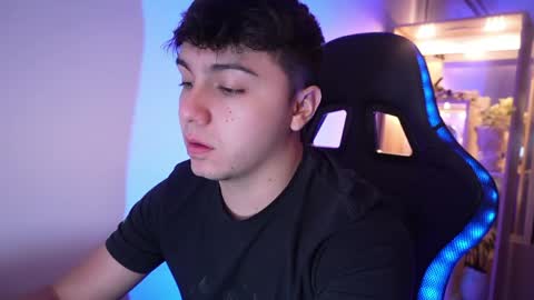 aron__cooper online show from 04/18/26, 02:37