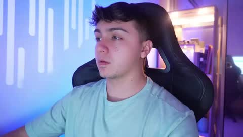 aron__cooper online show from 05/20/26, 12:39
