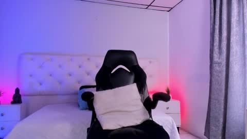 Aron cruz  online show from 10/18/25, 01:34