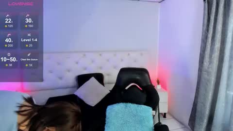 Aron cruz  online show from 10/22/25, 01:22