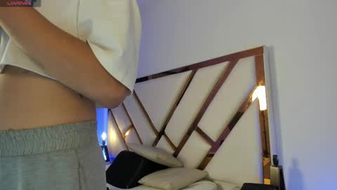 Aron cruz  online show from 05/15/26, 01:07