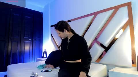 Aron cruz  online show from 05/30/26, 01:19