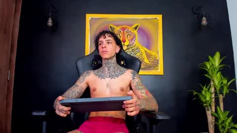 Snapshot of aron_ford chatting on 01/04/25, 06:40 Aron ford online show from 01/04/25, 06:40