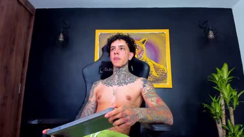 Snapshot of aron_ford chatting on 01/05/25, 07:17 Aron ford online show from 01/05/25, 07:17