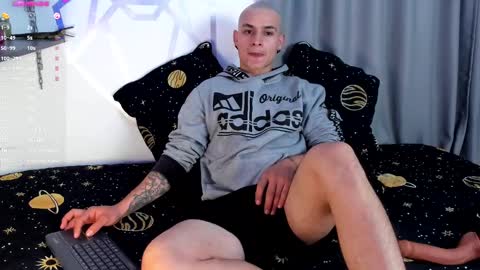 Snapshot of aron_santoro1 chatting on 12/27/24, 07:08 Aron Santoro online show from 12/27/24, 07:08