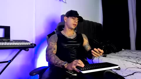 Snapshot of arondark chatting on 03/04/25, 10:46 DarkMaster online show from 03/04/25, 10:46