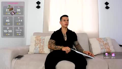 Snapshot of arondark chatting on 09/23/25, 10:24 DarkMaster online show from 09/23/25, 10:24