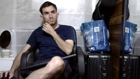 Snapshot of arongfranco chatting on 11/06/25, 05:03 Aron G Franco online show from 11/06/25, 05:03