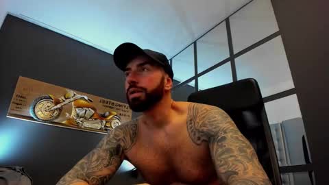 Snapshot of arongrant chatting on 12/02/24, 10:50 AronGrant online show from 12/02/24, 10:50