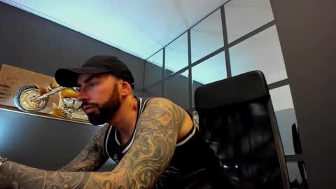 Snapshot of arongrant chatting on 12/03/24, 08:38 AronGrant online show from 12/03/24, 08:38