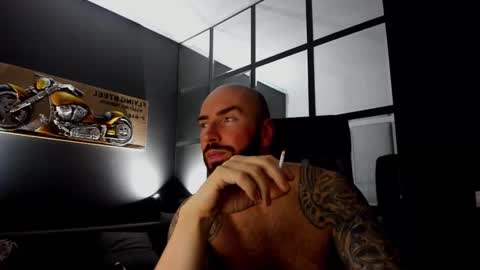 Snapshot of arongrant chatting on 12/04/24, 10:46 AronGrant online show from 12/04/24, 10:46