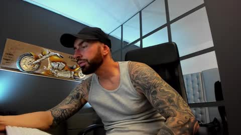 Snapshot of arongrant chatting on 12/10/24, 09:23 AronGrant online show from 12/10/24, 09:23