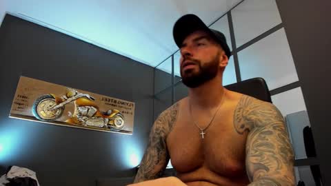 Snapshot of arongrant chatting on 12/11/24, 08:58 AronGrant online show from 12/11/24, 08:58