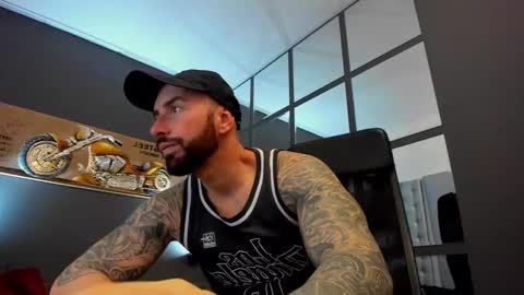 Snapshot of arongrant chatting on 12/23/24, 08:33 AronGrant online show from 12/23/24, 08:33