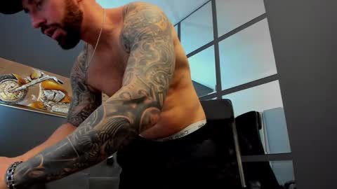 Snapshot of arongrant chatting on 12/30/24, 08:10 AronGrant online show from 12/30/24, 08:10