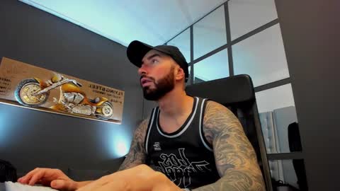 Snapshot of arongrant chatting on 01/06/25, 08:46 AronGrant online show from 01/06/25, 08:46