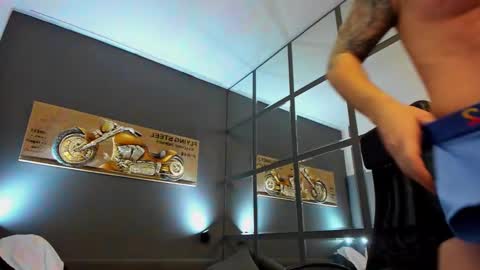 Snapshot of arongrant chatting on 01/12/25, 09:40 AronGrant online show from 01/12/25, 09:40