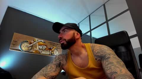 Snapshot of arongrant chatting on 01/15/25, 10:27 AronGrant online show from 01/15/25, 10:27