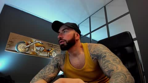 Snapshot of arongrant chatting on 01/16/25, 08:54 AronGrant online show from 01/16/25, 08:54