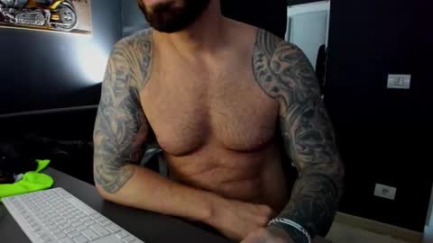 Snapshot of arongrant chatting on 01/20/25, 10:29 AronGrant online show from 01/20/25, 10:29