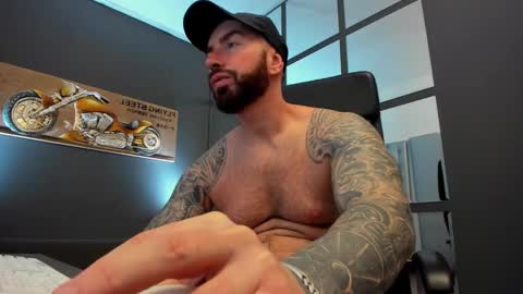 Snapshot of arongrant chatting on 01/24/25, 09:28 AronGrant online show from 01/24/25, 09:28