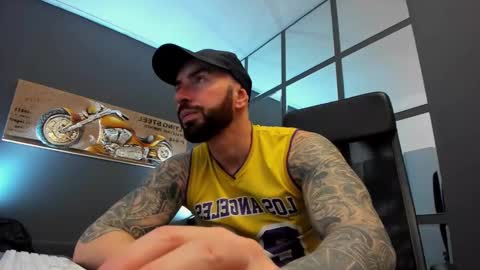 Snapshot of arongrant chatting on 01/27/25, 07:03 AronGrant online show from 01/27/25, 07:03