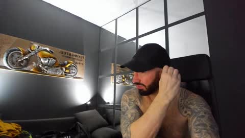 Snapshot of arongrant chatting on 01/28/25, 08:25 AronGrant online show from 01/28/25, 08:25