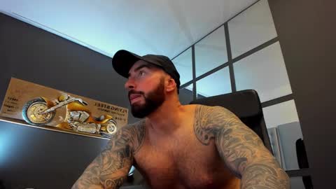 Snapshot of arongrant chatting on 01/29/25, 12:13 AronGrant online show from 01/29/25, 12:13