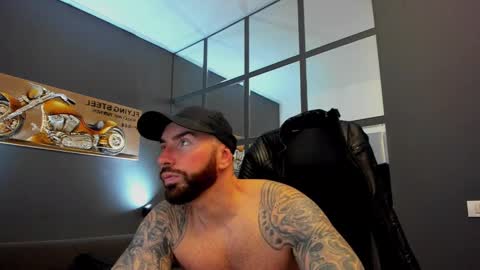 Snapshot of arongrant chatting on 02/10/25, 11:57 AronGrant online show from 02/10/25, 11:57