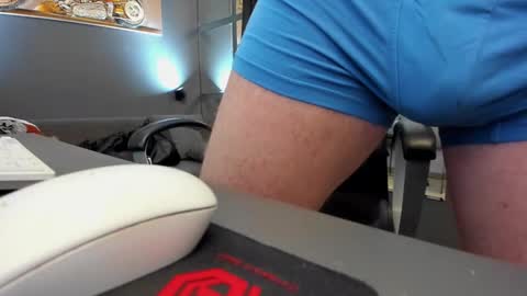 Snapshot of arongrant chatting on 02/19/25, 11:49 AronGrant online show from 02/19/25, 11:49