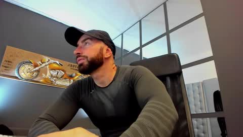 Snapshot of arongrant chatting on 02/23/25, 10:49 AronGrant online show from 02/23/25, 10:49