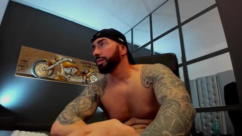 Snapshot of arongrant chatting on 03/07/25, 09:18 AronGrant online show from 03/07/25, 09:18