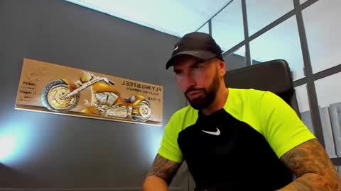 Snapshot of arongrant chatting on 09/09/25, 08:58 AronGrant online show from 09/09/25, 08:58