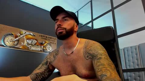 Snapshot of arongrant chatting on 09/10/25, 07:52 AronGrant online show from 09/10/25, 07:52