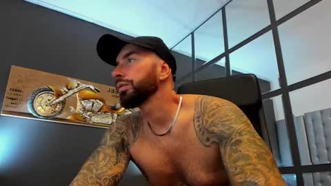 Snapshot of arongrant chatting on 09/11/25, 08:58 AronGrant online show from 09/11/25, 08:58