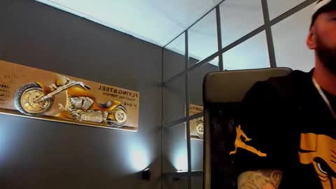 Snapshot of arongrant chatting on 09/20/25, 08:37 AronGrant online show from 09/20/25, 08:37