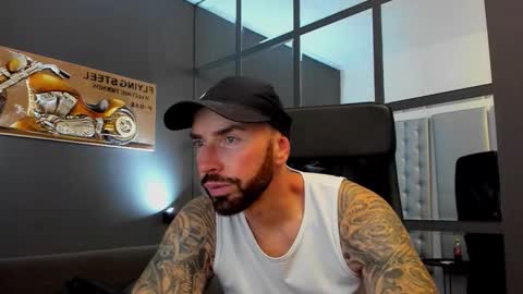 Snapshot of arongrant chatting on 10/06/25, 08:23 AronGrant online show from 10/06/25, 08:23