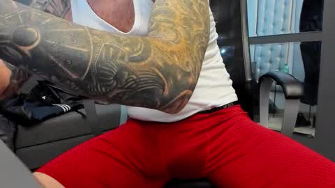 Snapshot of arongrant chatting on 10/11/25, 09:19 AronGrant online show from 10/11/25, 09:19