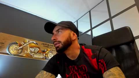 Snapshot of arongrant chatting on 10/27/25, 10:30 AronGrant online show from 10/27/25, 10:30