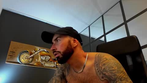 Snapshot of arongrant chatting on 10/31/25, 10:49 AronGrant online show from 10/31/25, 10:49