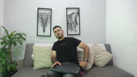 aronhilton online show from 01/13/26, 07:41