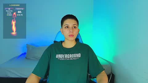 Snapshot of arontroy_wi chatting on 01/17/25, 11:17 noah and ivy online show from 01/17/25, 11:17