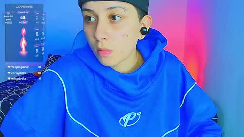 Snapshot of arontroy_wi chatting on 02/03/25, 12:15 noah and ivy online show from 02/03/25, 12:15