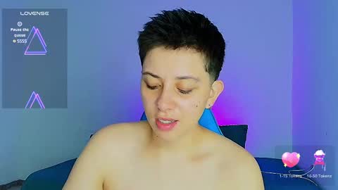 Snapshot of arontroy_wi chatting on 02/21/25, 11:01 noah and ivy online show from 02/21/25, 11:01