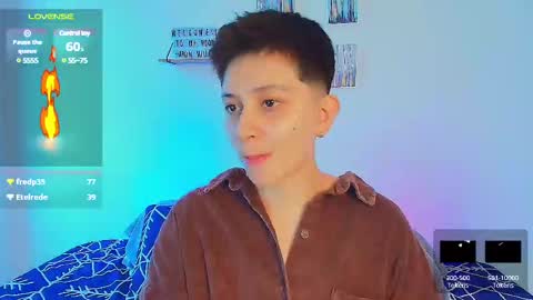 Snapshot of arontroy_wi chatting on 03/07/25, 02:56 noah and ivy online show from 03/07/25, 02:56