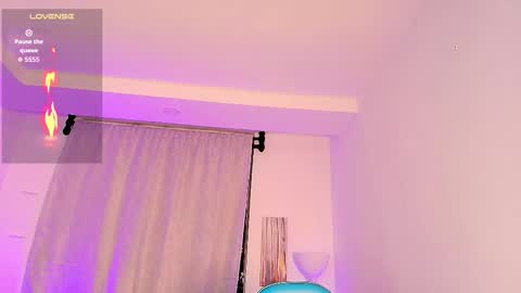 Snapshot of arontroy_wi chatting on 09/10/25, 10:37 noah and ivy online show from 09/10/25, 10:37