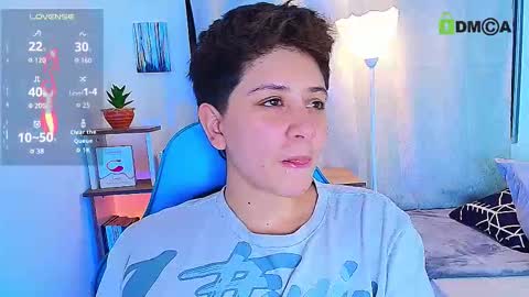 Snapshot of arontroy_wi chatting on 10/10/25, 07:18 noah and ivy online show from 10/10/25, 07:18