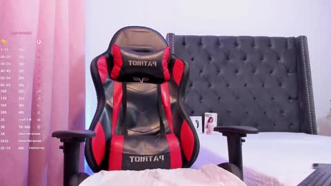 Snapshot of aronvillegas chatting on 12/12/24, 06:31 online show from 12/12/24, 06:31